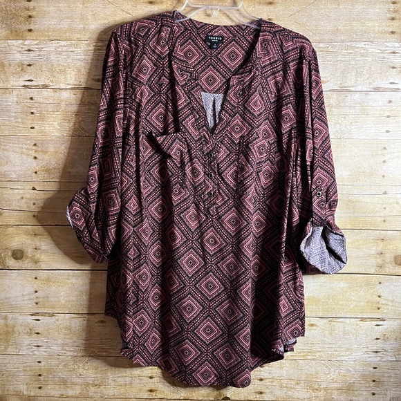 Torrid Women’s Harper Challis 3/4 Roll Tab Sleeve Printed Blouse Top EUC Size 2X - Picture 3 of 6